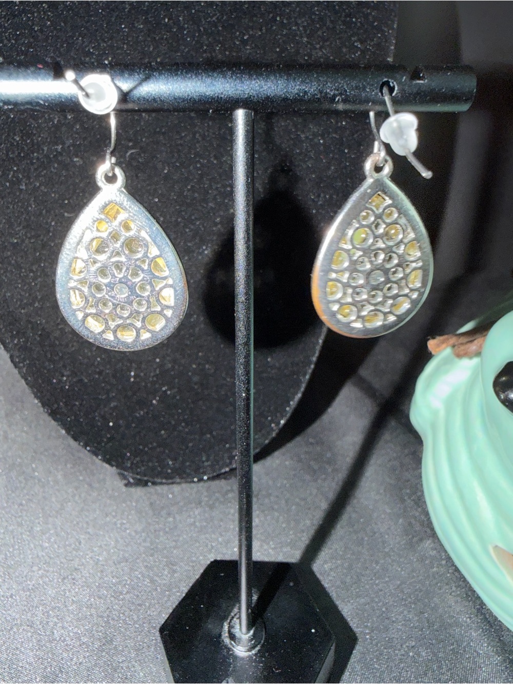 Gold Teardrop Lace-Inset Dangle Earrings. NWOT - Picture 3 of 4